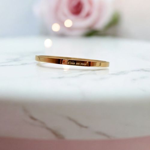 cadeau-pour-femme-qui-a-tout-bracelet-personnalise-la-vie-en-rose
