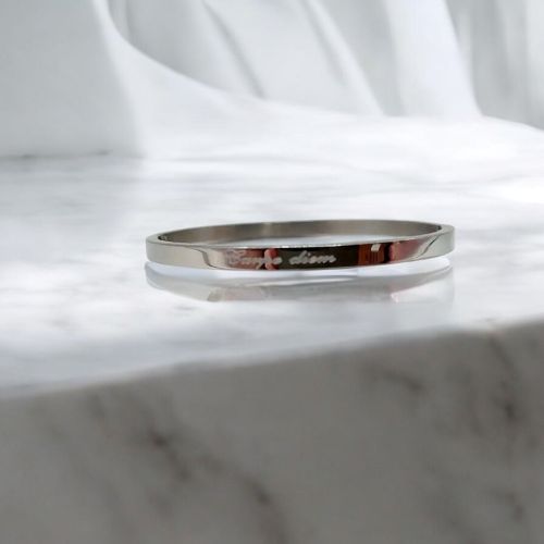 bracelet-personnalise-carpe-diem-idee-cadeau-de-noel-pour-femme