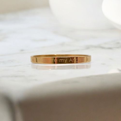 bracelet-personnalise-cadeau-de-noel-pour-jeune-femme