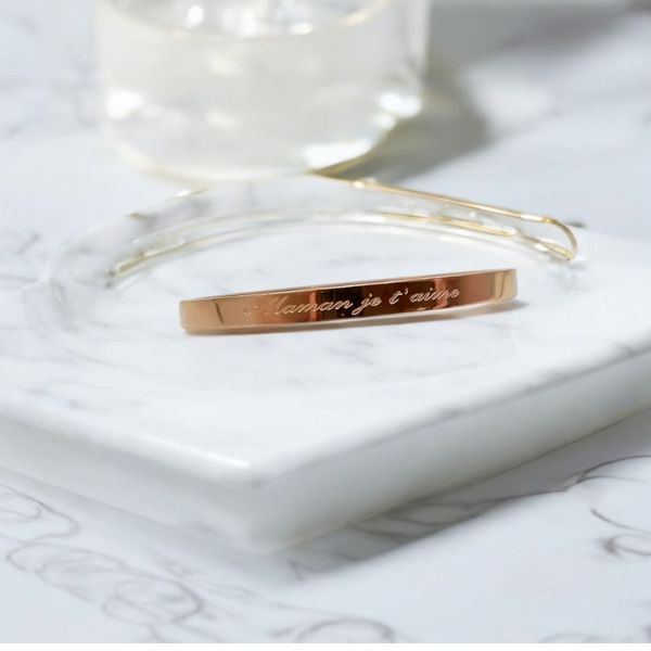 cadeau-noel-mere-bracelet-personnalise-maman-je-t-aime