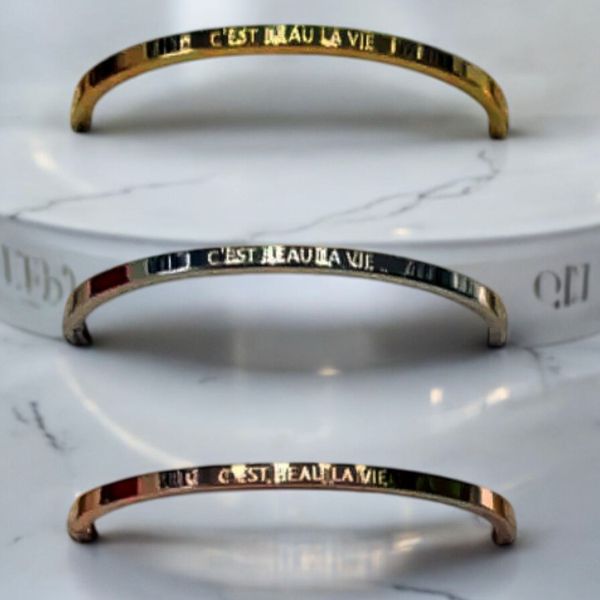 bijou-en-acier-dore-personnalise-c-est-beau-la-vie
