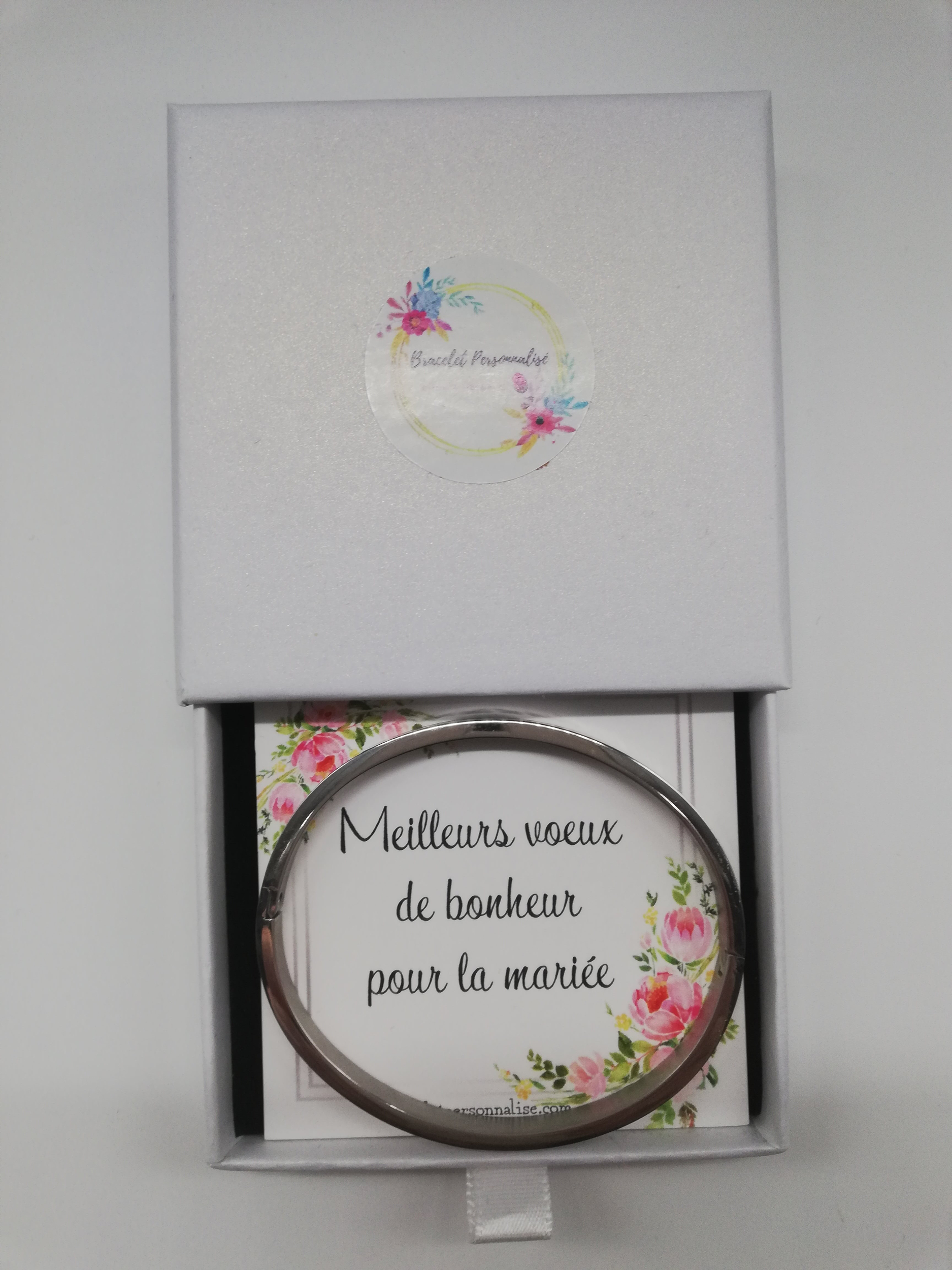 bracelet mariage femme dans un écrin et carte de voeux