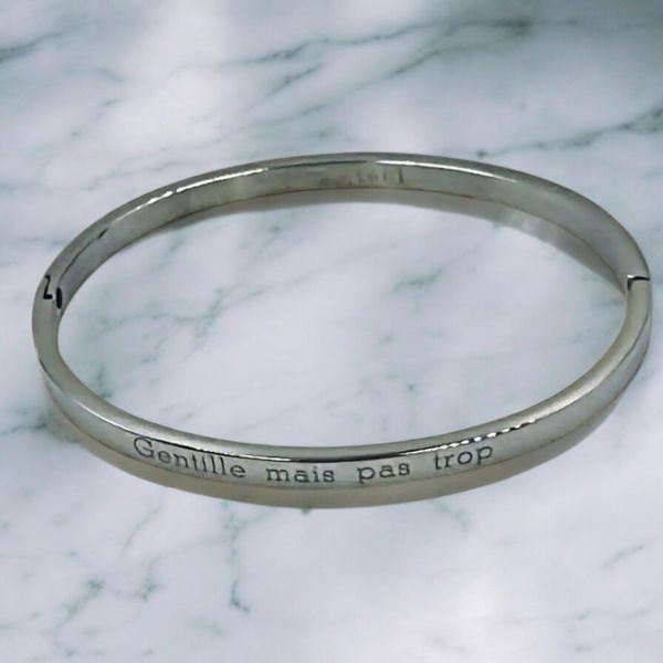 bijoux-graves-femme-acier-personnalise-gentille-mais-pas-trop