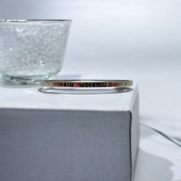 cadeau-pour-sa-femme-original-bracelet-personnalise-la-vie-est-faite-de-surprises