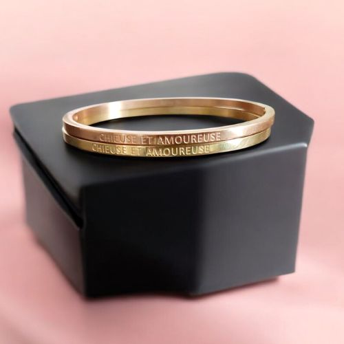 idee-cadeau-d-anniversaire-femme-bracelet-personnalise-chieuse-et-amoureuse