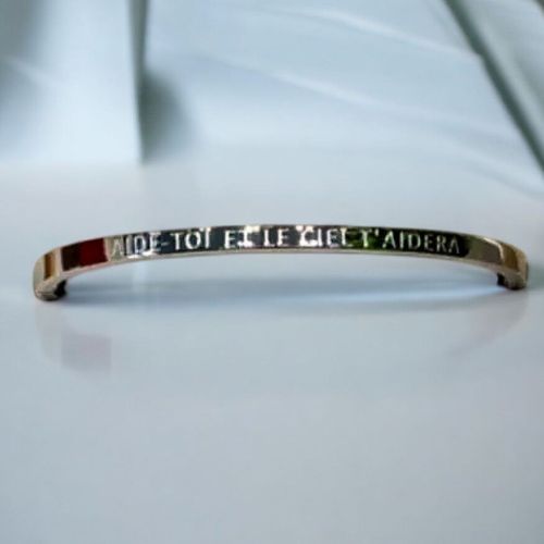 idee-cadeau-bijoux-femme-bracelet-personnalise-aide-toi-et-le-ciel-t-aidera