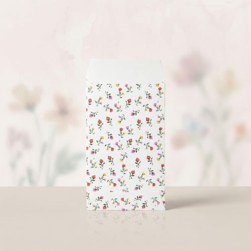 pochette-cadeau-fleurie-blanche-pour-bracelet-personnalise-paris