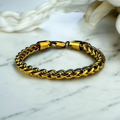 bracelet-en-maille-femme-en-acier-dore