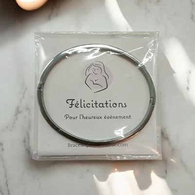 cadeau-felicitation-grossesse-bracelet-personnalise
