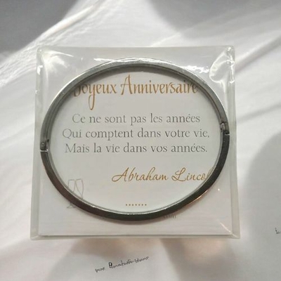 cadeau-original-pour-anniversaire-maman-bracelet-personnalise