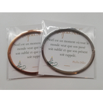cadeau-noel-institutrice-bracelets-personnalises-avec-carte-de-voeux-et-citation-pour-les-fetes