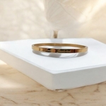 bracelet-personnalise-madame-je-sais-tout-cadeau-femme-insolite