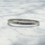 cadeau-amour-original-bracelet-personnalise-besoin-de-rien-envie-de-toi-acier-argente