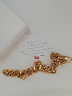 cadeaux-d-amour-pour-femme-bracelets-personnalises-et-mots-doux
