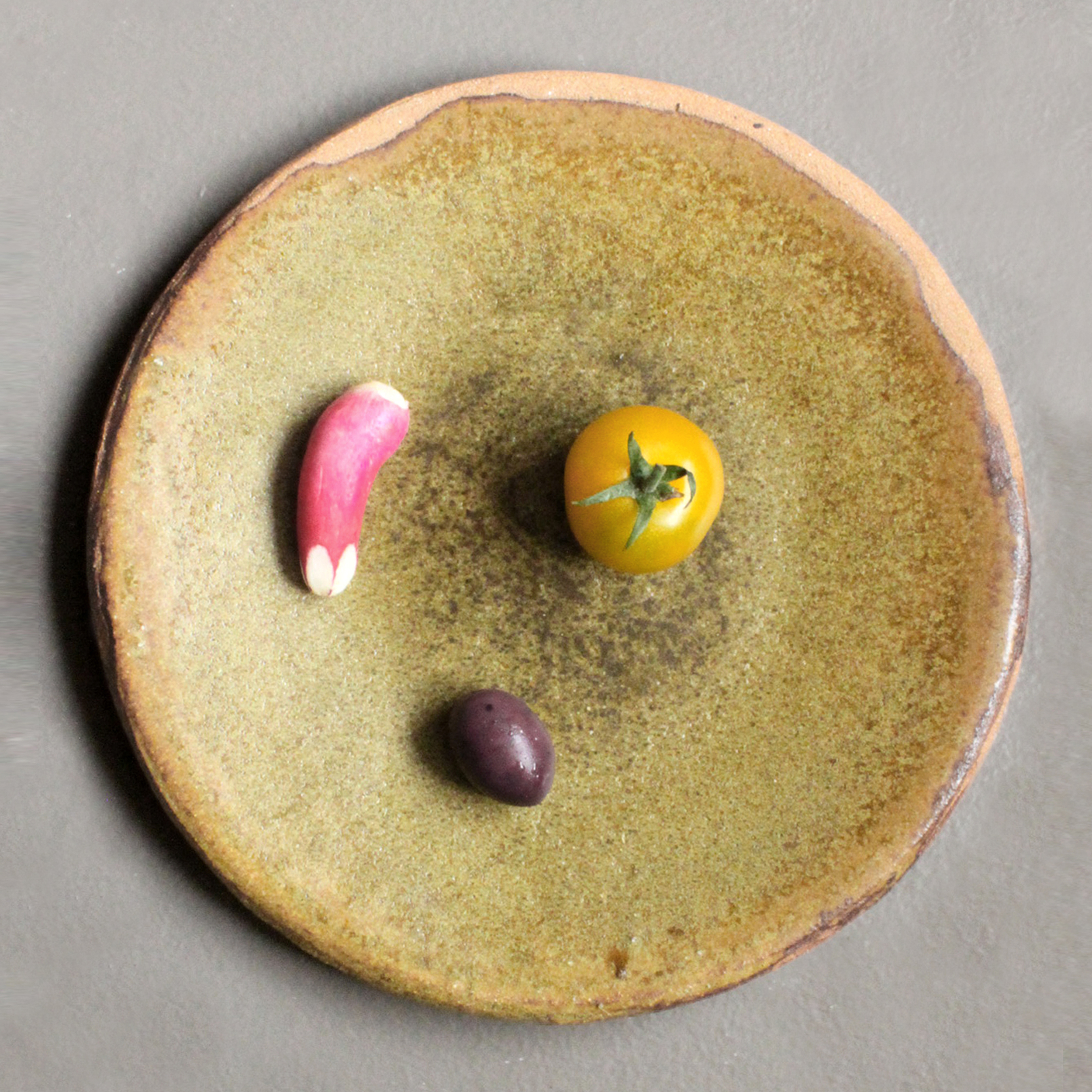 Assiette en grès Ø20×H2cm