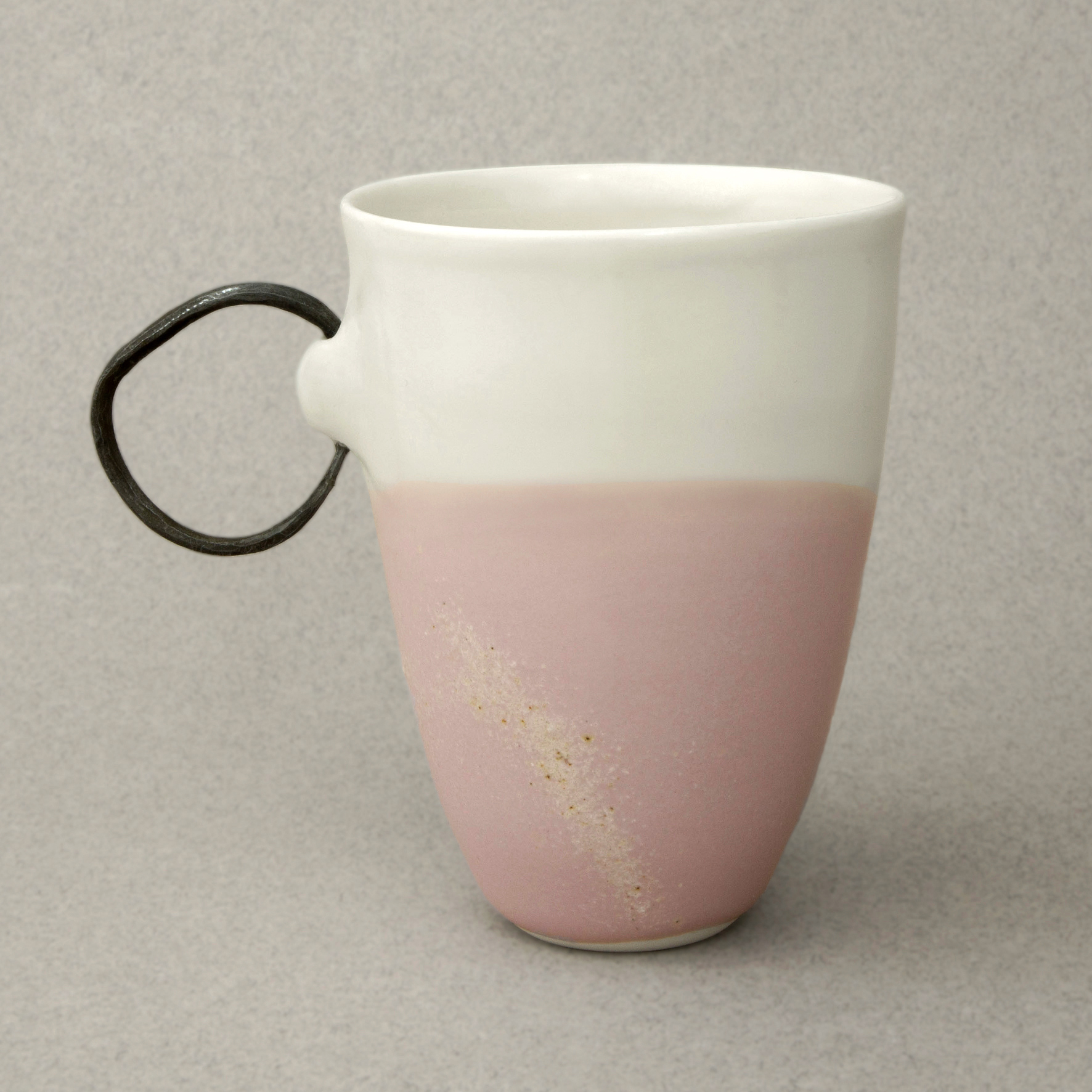 Mug à anse parme satiné en porcelaine et acier 180ml