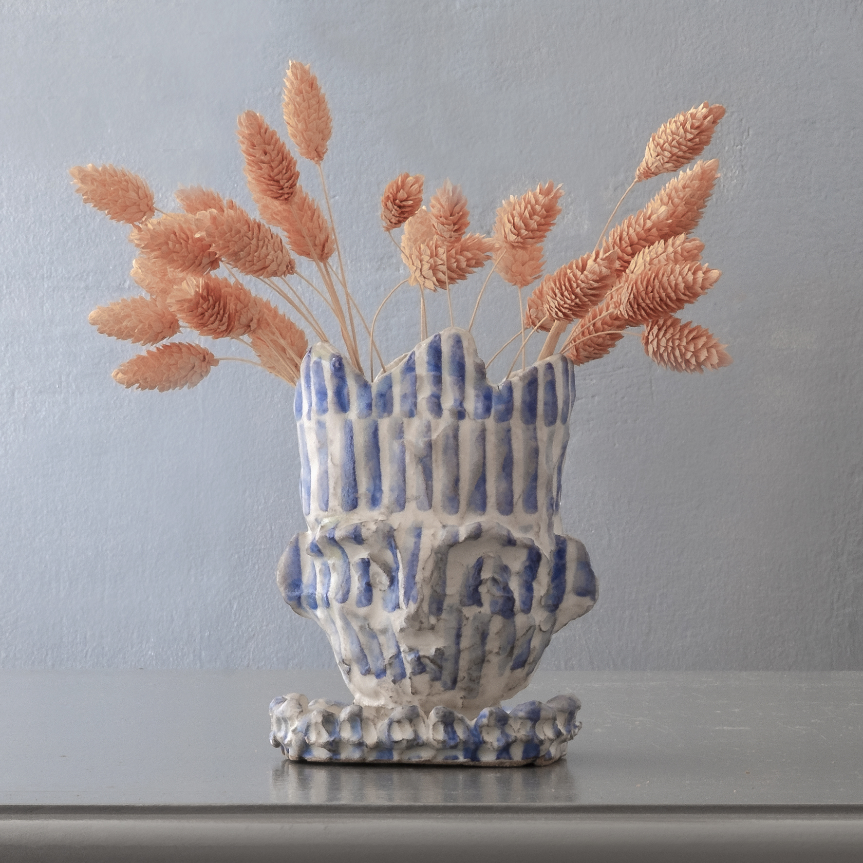 manamu-lea-brodiez-vase-tete