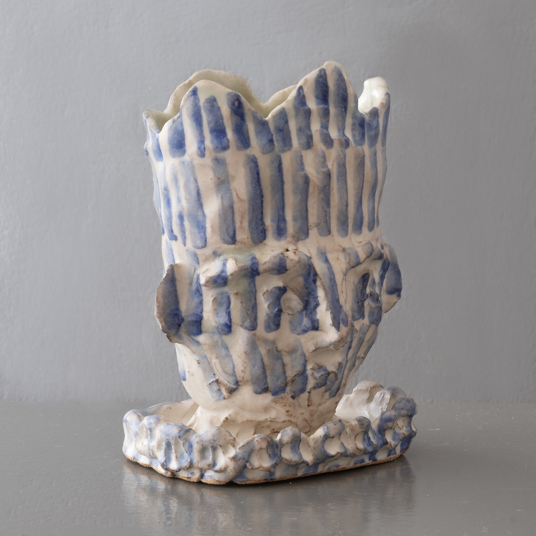 manamu-lea-brodiez-vase-tete