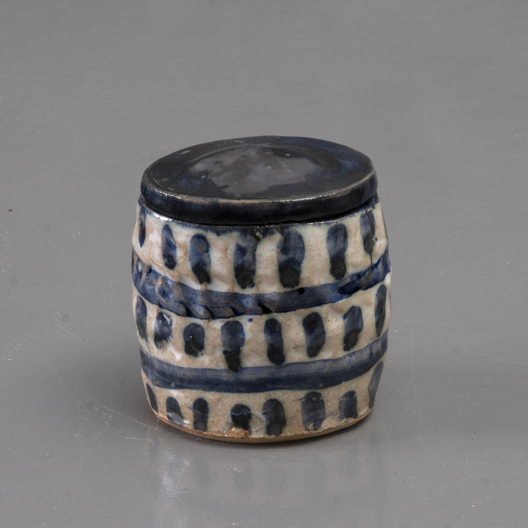 manamu-lea-brodiez-boite-gres-decor
