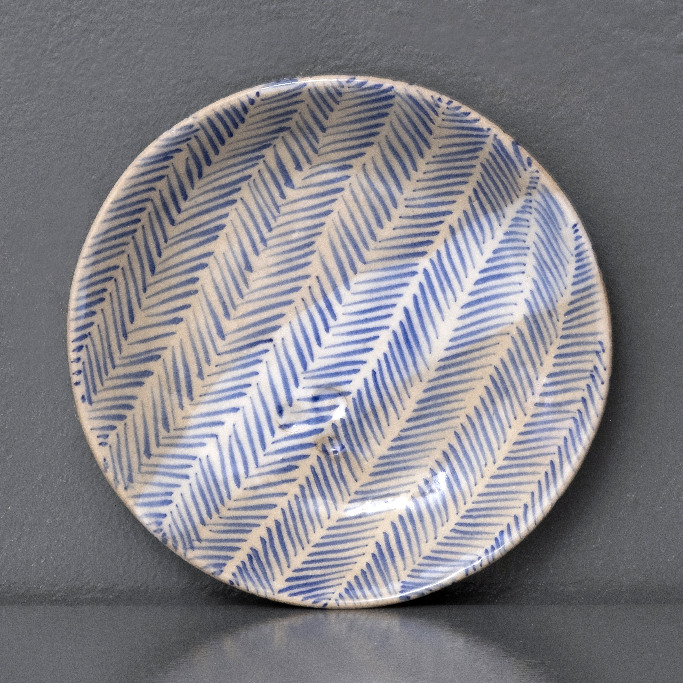 manamu-lea-brodiez-assiette-gres-decor