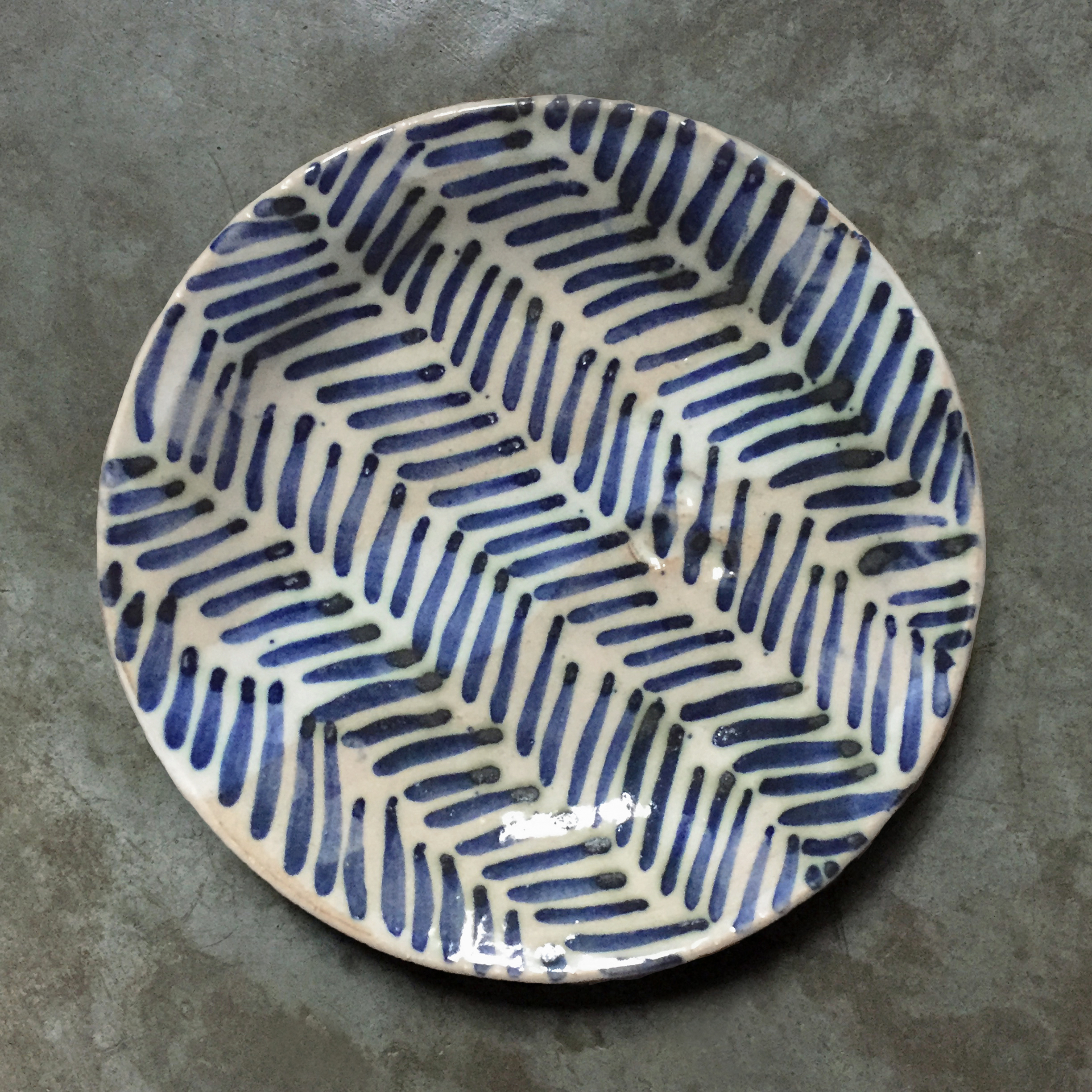 manamu-lea-brodiez-assiette-gres-decor
