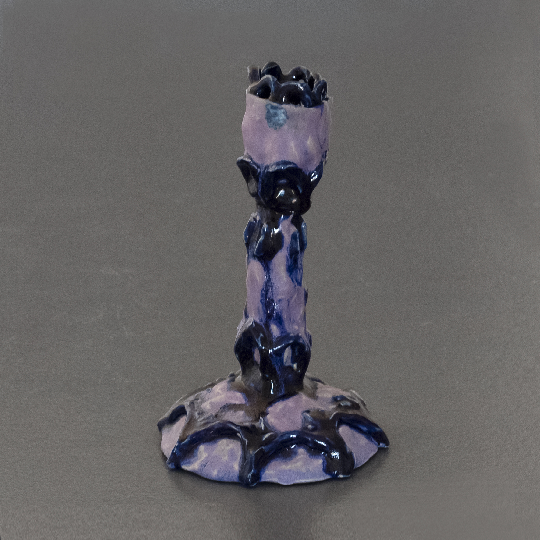 manamu_capucine pageron_chandelier_violet