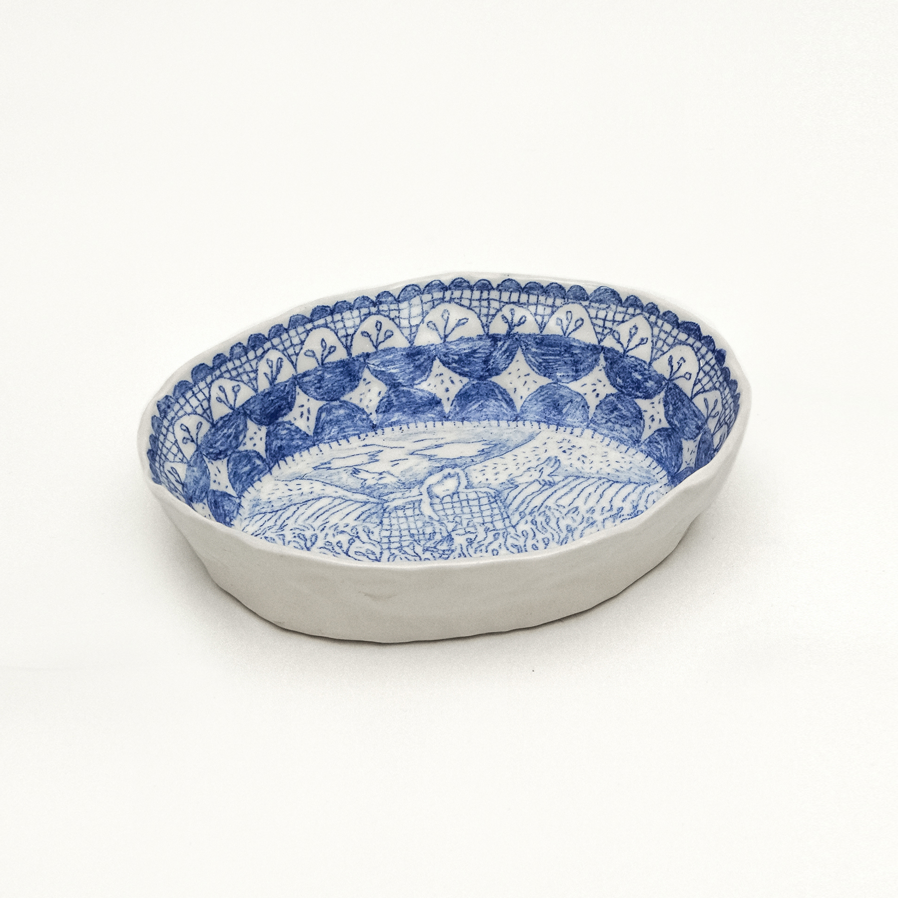 manamu-capucine-pageron-plat-porcelaine