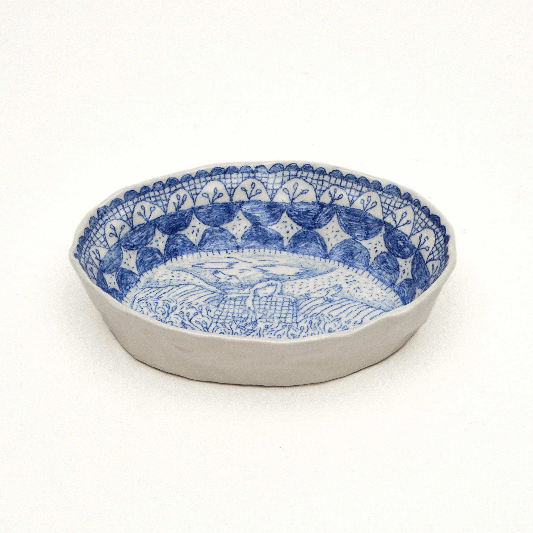 manamu-capucine-pageron-plat-porcelaine