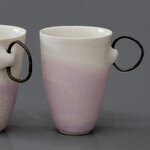 manamu-marjolaine-bosch-mug-porcelaine-kudo-matto-acier-forge