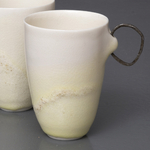 manamu-marjolaine-bosch-mug-porcelaine-kudo-matto-acier-forge