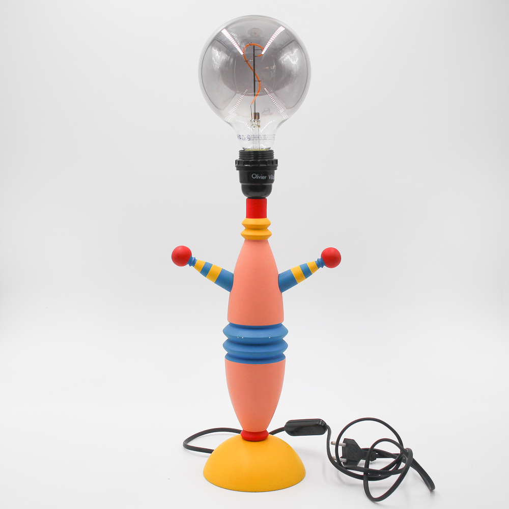 WEB-0143_1982_MAI-Lampe-Totem-Olivier-Villatte-Memphis