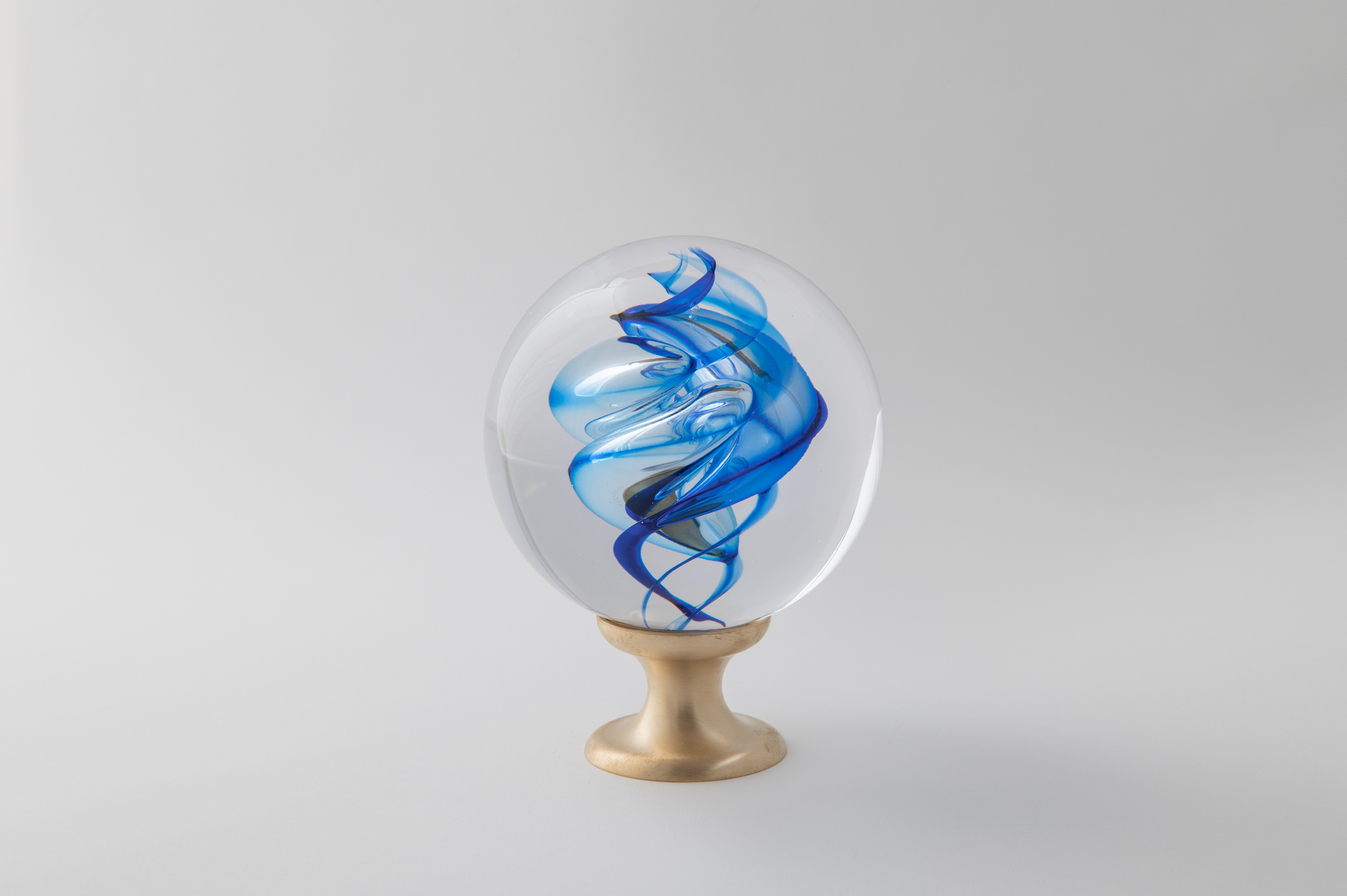 boule d\'escalier bulles spiralées cobalt/middleblau