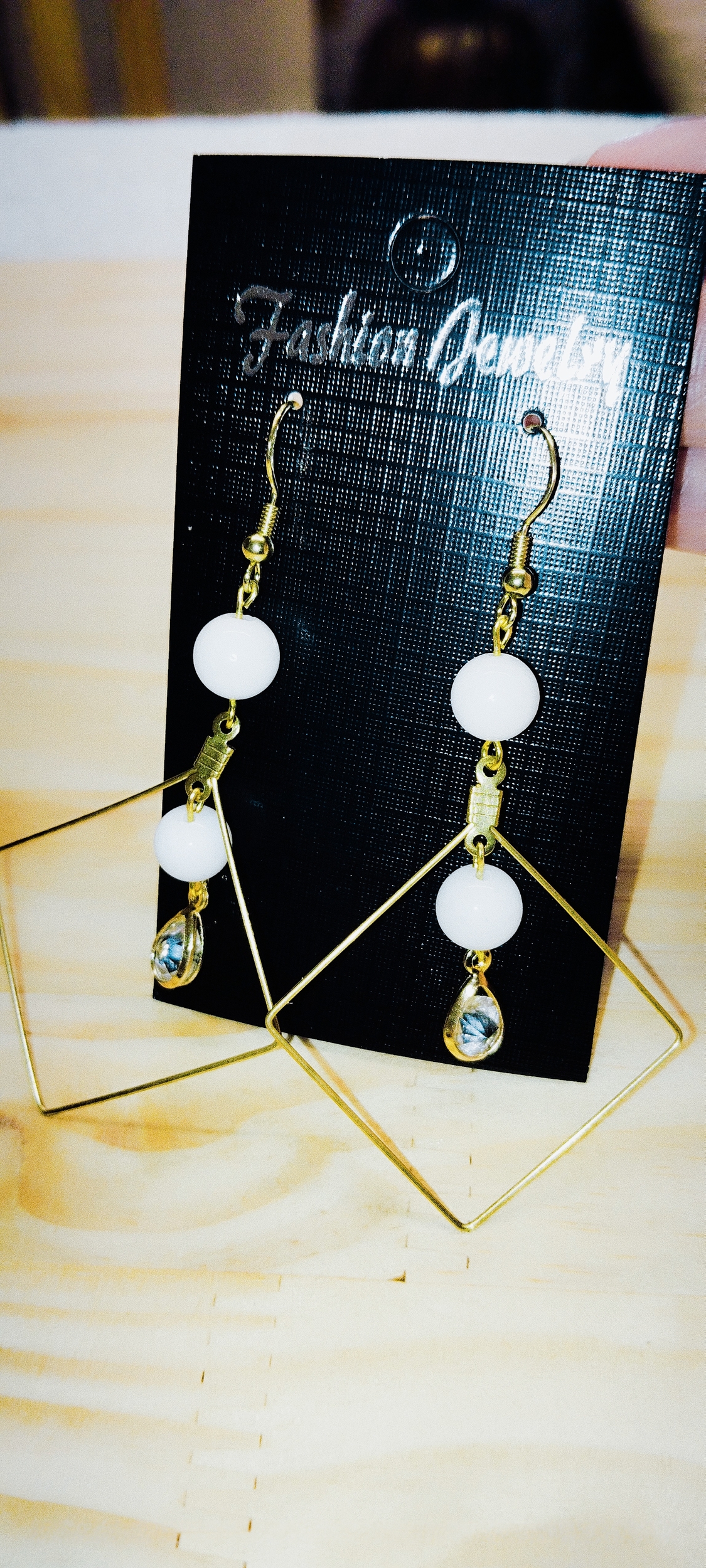 Boucles d\'oreilles Jade blanche