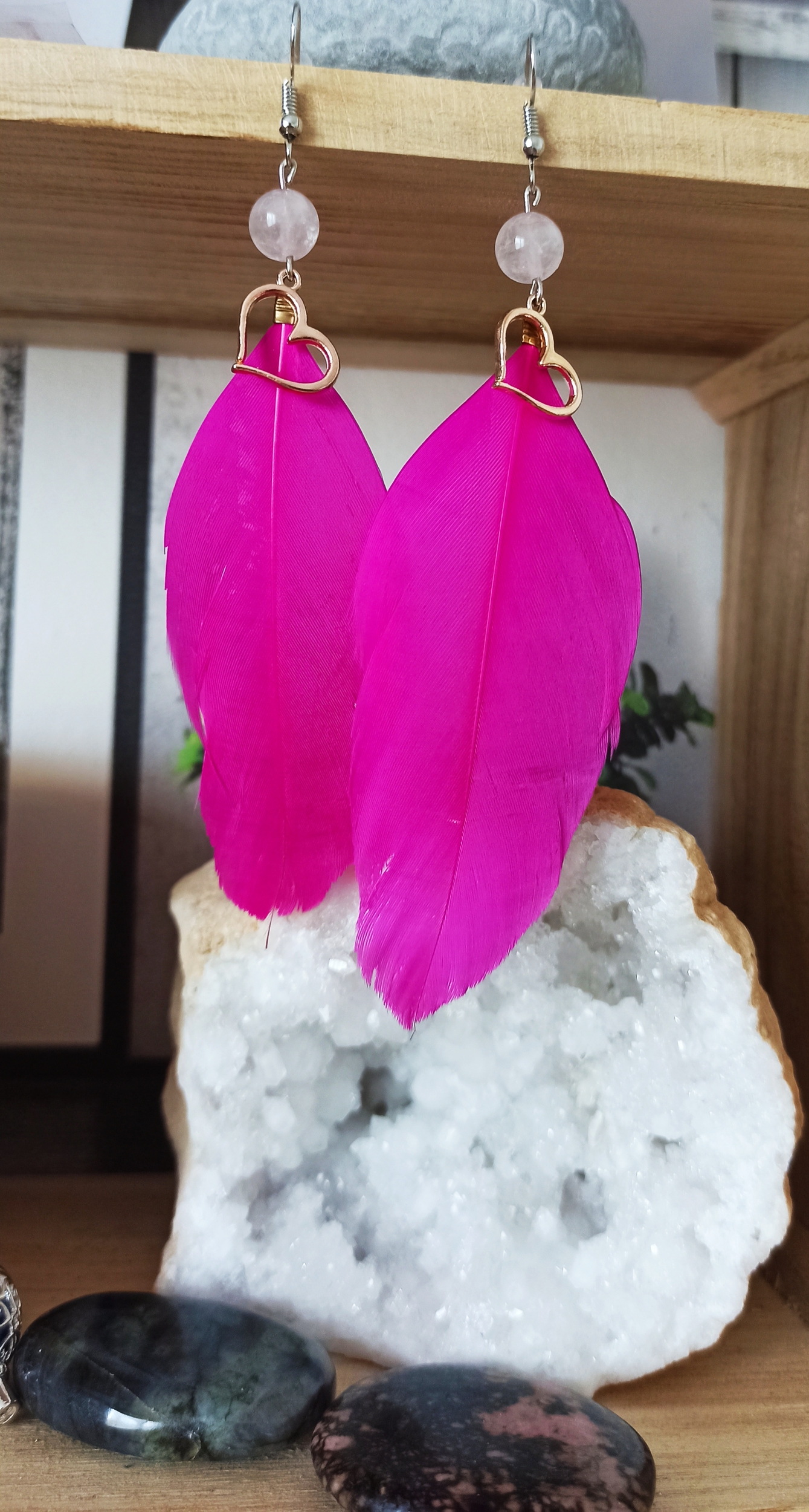 Boucles d\'oreilles plumes et coeur