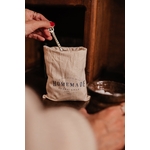 Femme Fabriquant Un Produit Artisanal
