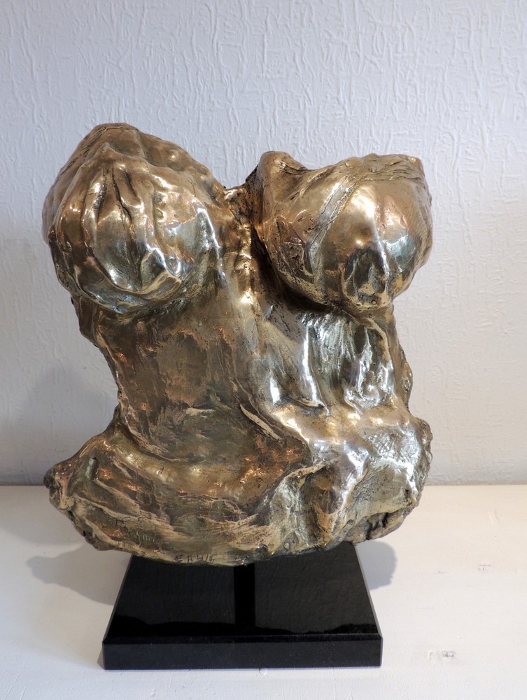 8-a Ferrando Feminité -bronze poli 55x40x20  vue de face-sur marbre 21 x 19 x 3-13,5kg
