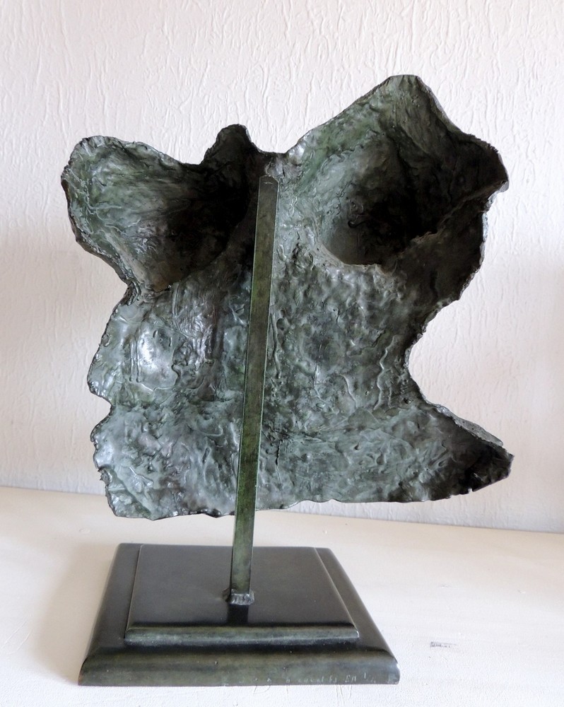 5-c- Ferrando-Mémoire de Femme bronze patine  45x35x20 -Vue de dos  8,8kg