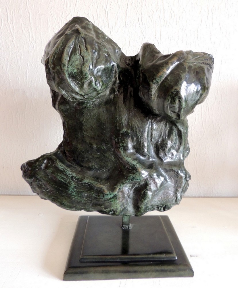 5-a- Ferrando-Mémoire de Femme bronze patine  45x35x20 -Vue de face  8,8kg