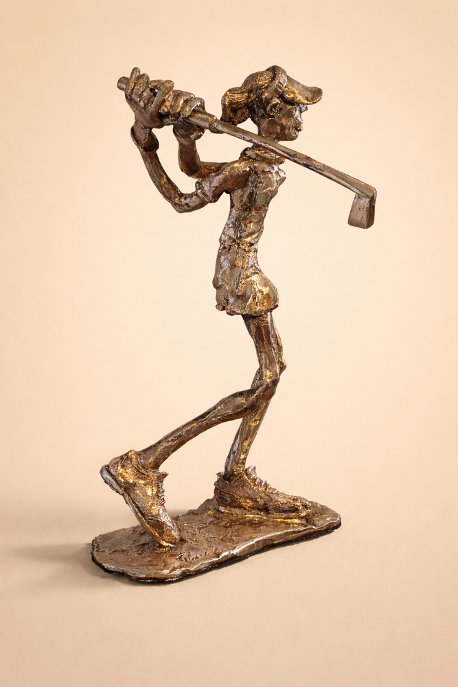 Sculpture de golfeuse en bronze