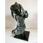 5-b- Ferrando-Mémoire de Femme bronze patine  45x35x20 -Vue côté droit   8,8kg