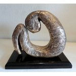 9-e- Ferrando -Silène 27 X 27 X 12 bronze poli sur marbre noire30 x 15 x 3- vue de face 2 -13,5kg