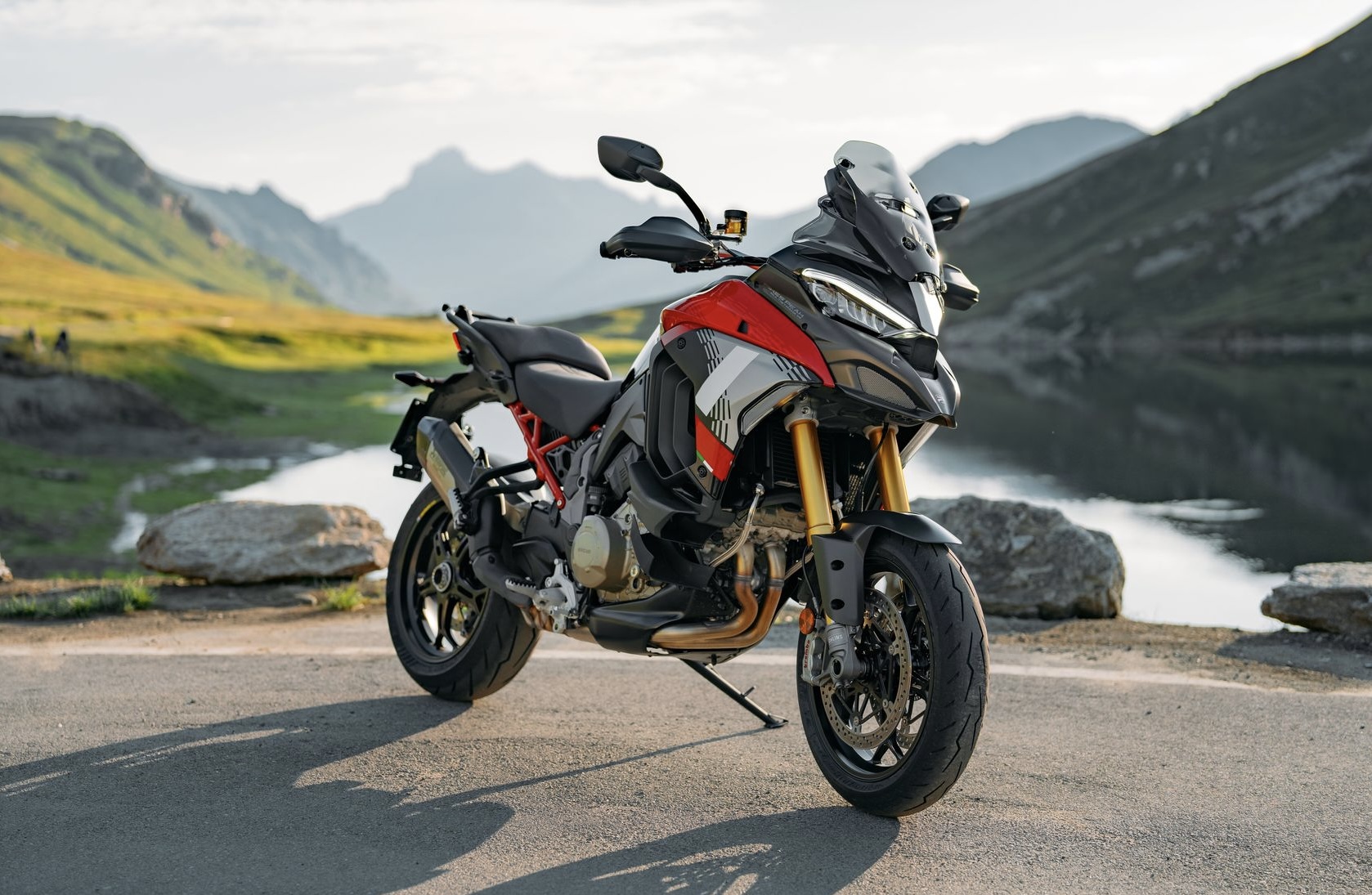 ducati multistrada pikes peak statique