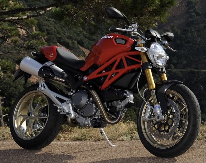 1100 monster 2010 700px