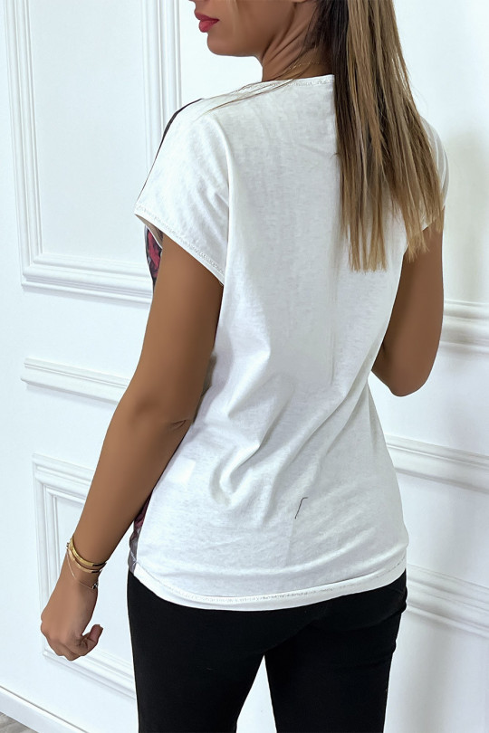 t-shirt-blanc-decontracte-avec-dessin-et-strass-a-l-avant (1)