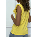 tee-shirt-sans-manches-jaune-avec-epaulettes-ecriture-nyc (2)