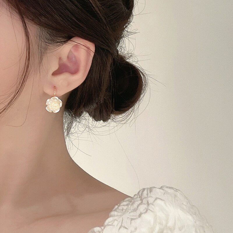 Boucles-d-oreilles-pendantes-fleurs-blanches-pour-femmes-l-gantes-bijoux-de-f-te-la-mode