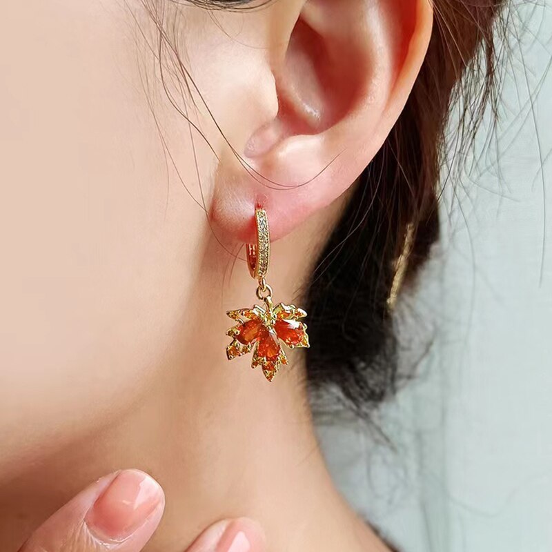 Boucles-d-oreilles-en-Zircon-rouge-en-forme-de-feuille-d-rable-bijoux-de-f-te