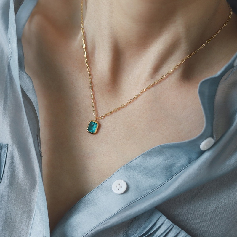 Collier-pendentif-en-acier-inoxydable-pour-femme-vert-cubique-contre-indiqu-cadeau-de-collier-de-conception