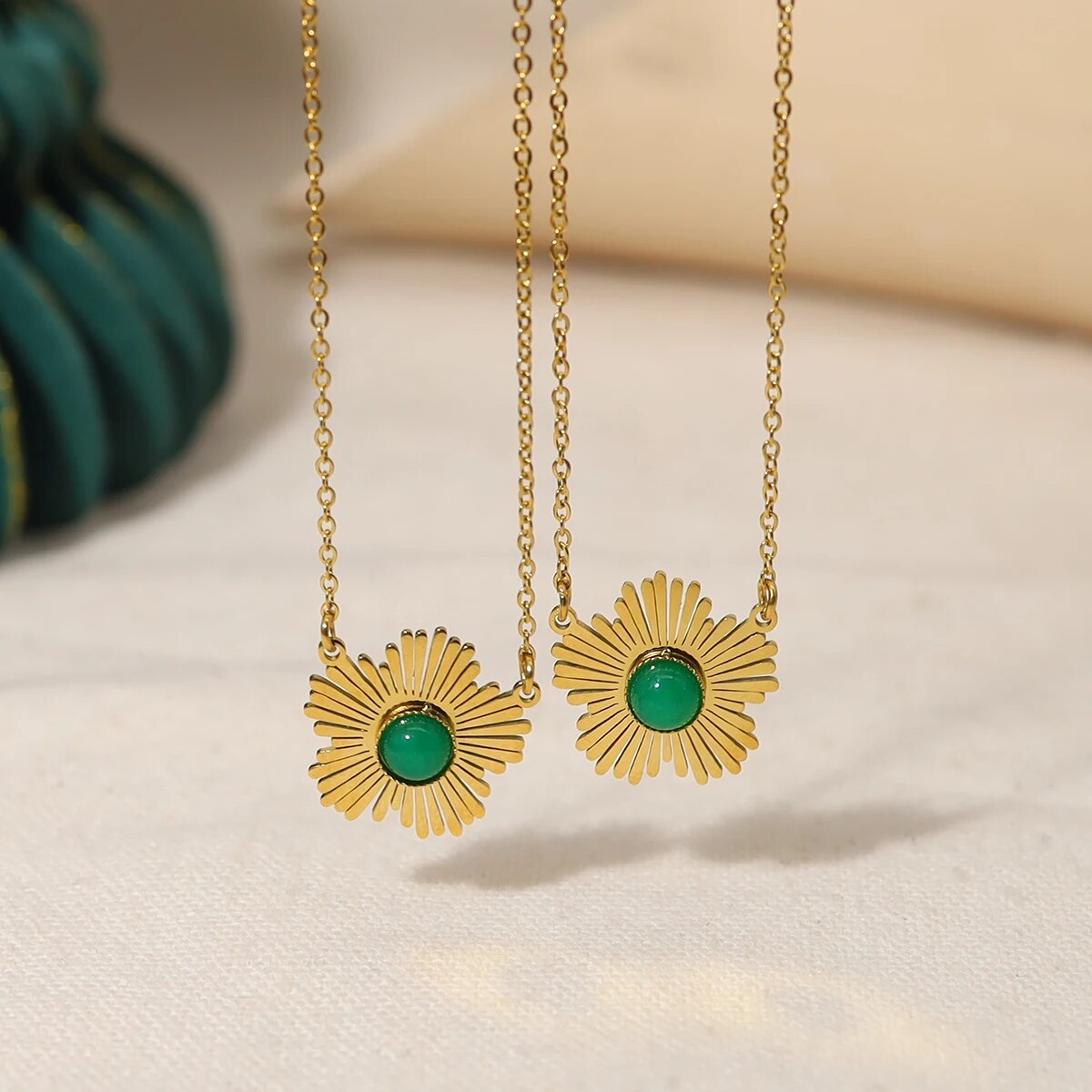 WILD-FREE-18K-plaqu-or-luxe-yupe-collier-femmes-Vintage-fleur-pierre-verte-imperm-able-bijoux