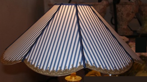 abat-jour-raye-bleu-et-blanc_villa et demeure - Copie
